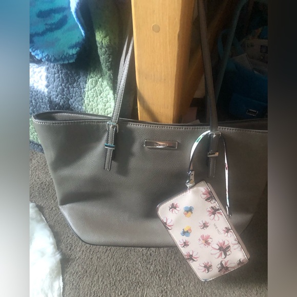 Never used Nine West bag with adorable attached zippered bag - Picture 1 of 7